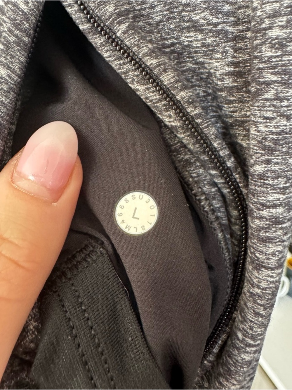 Lululemon Men's Heathered Black Surge Warm Full Zip Hoodie - Size L - Picture 8 of 13